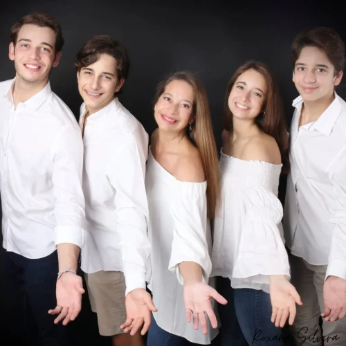 Sesión de fotos familiares - Roxana Silvera estudio fotográfico en Alcobendas